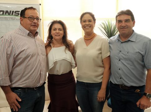 Prefeitos Dr. Bandeira e Chico Piroli assumem presidência e vice do Conisul