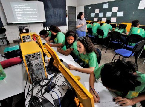Estudantes de Corumbá produzem contos com histórias fantásticas durante Oficina no Fasp