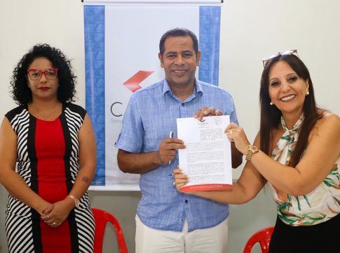 Prefeito Léo cumpre com os servidores e assina convênio com a CASSEMS