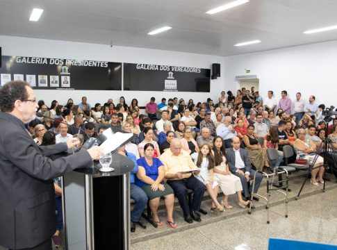Câmara de Mundo Novo entrega Moções de Reconhecimento e Título de Cidadania