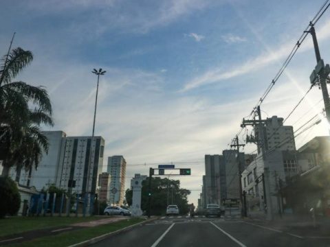 Terça-feira será de céu parcialmente nublado e chuva em MS
