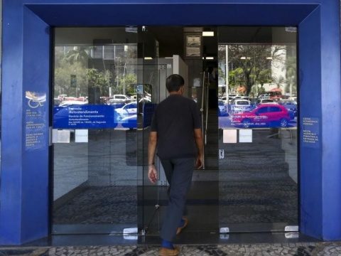 Nascidos em novembro e dezembro sem conta na Caixa podem sacar FGTS