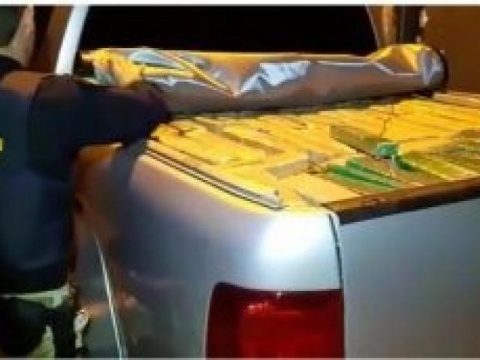 PRF apreende camionete com mais de 1 tonelada de maconha e 800 munições