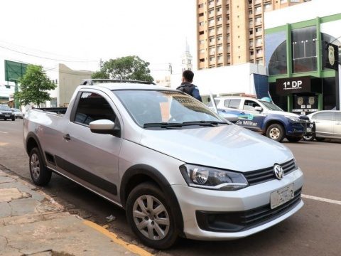 Grupo usa carros deixados em oficina para furtar piscina e ladrão é baleado