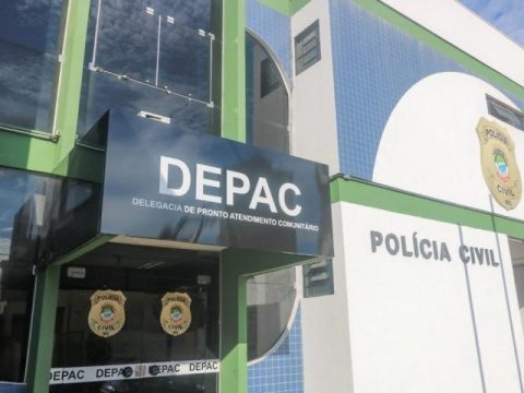 Três jovens são presos e adolescente é apreendido tentando furtar carro