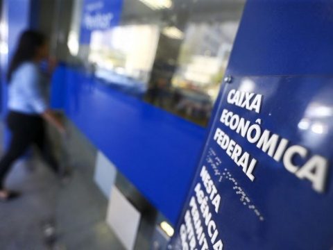 Caixa começa a pagar PIS de trabalhadores nascidos em dezembro