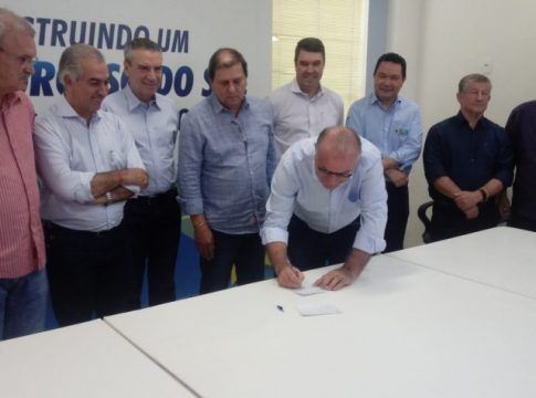 Meta do PSDB é continuar como partido recordista em prefeitos, diz Azambuja