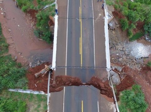 Ponte que caiu no interior custou R$ 1 milhão e foi bancada pela União