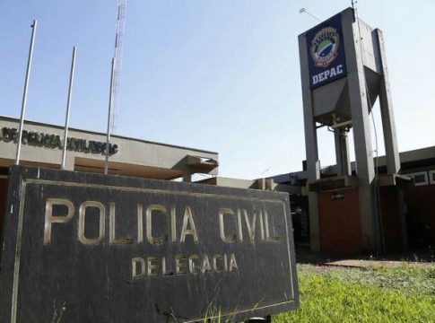 Jovem é morto com facada no pescoço após se envolver em briga com namorado da ex