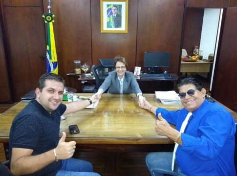 Valdomiro e Kaudi conquistam patrola junto a ministra Tereza Cristina