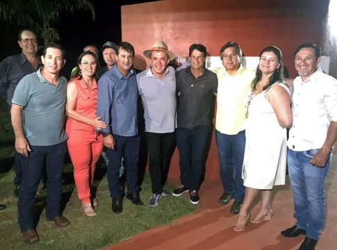Carlinhos e Vander inauguram Praça do Tereré em Tacuru