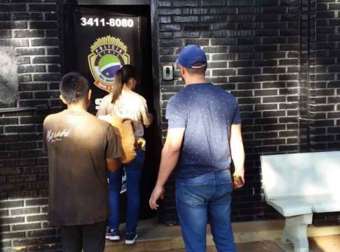 Polícia prende jovem que estuprou, matou e queimou a mãe que negou R$ 10
