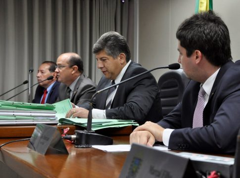 Não pode ser no afogadilho, diz Barbosinha sobre votar taxas cartorárias