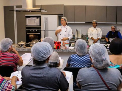 De cozinheiro a engenheiro de alimentos, MS tem 416 oportunidades de emprego