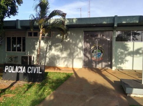 Ladrão é flagrado com carne e panelas furtados e diz para policiais que ganhou da mãe