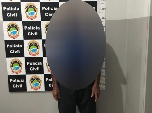 Avô de 83 anos é preso ao ser flagrado estuprando netos de 4 e 6 anos em MS