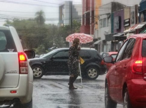 Quarta será marcada por pancadas de chuvas e ventos de até 100 km/h