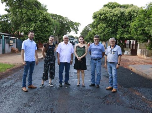 Prefeita Patrícia e vereadores vistoriam obras de recapeamento em Iguatemi