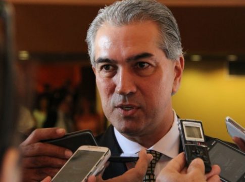 Reinaldo Azambuja anuncia pagamento do 13º salário