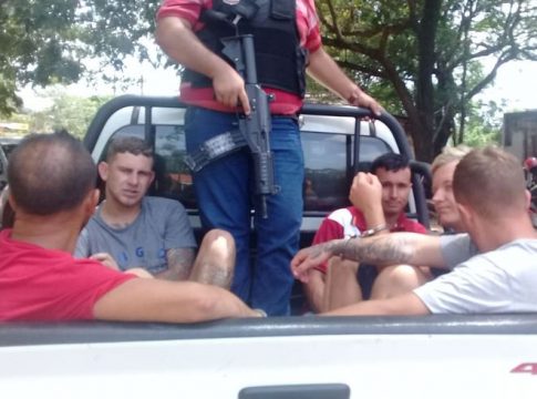 Brasileiros que teriam ajudado fugitivos do PCC são presos na fronteira