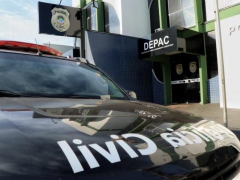 Homem invade casa com faca, é perseguido e espancado por grupo