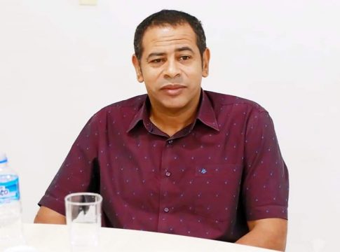 Prefeito Léo inicia terceiro ano adiantando salários