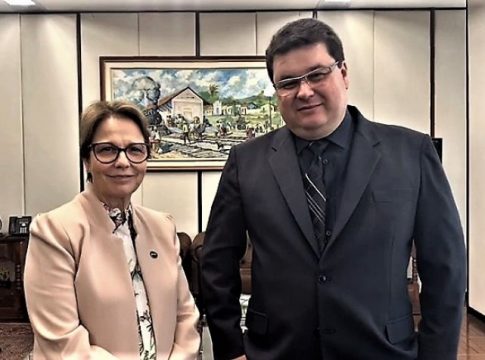 Márcio Araguaia faz convite oficial para que Ministra Tereza Cristina visite Naviraí