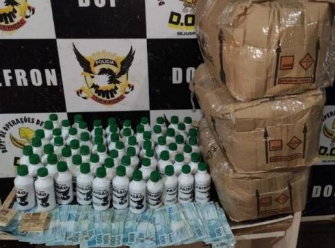 Mulher é flagrada com R$ 18 mil e 45 kg de explosivo dentro de ônibus