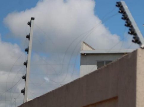 Bandido leva até câmeras de segurança de casa furtada 3 vezes em 7 dias