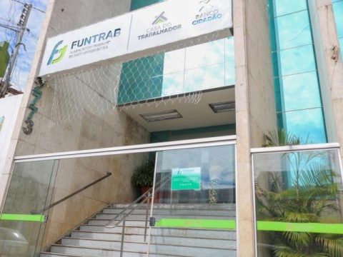 Semana começa com 618 vagas de emprego em todo o Estado