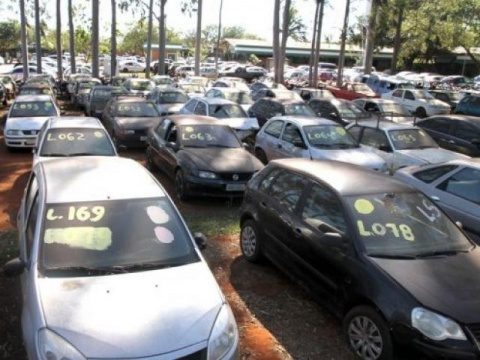 Detran-MS realiza leilão com 235 veículos conservados na Capital