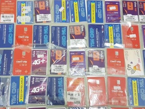 Polícia apreende em casa de foragido pistola 9mm, 14 munições e 54 chips