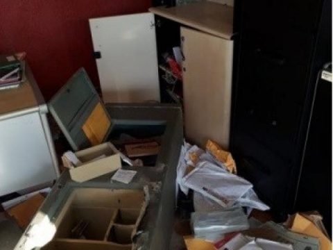 Bandidos arrombam cofre de revendedora de carros e fogem levando R$ 25 mil