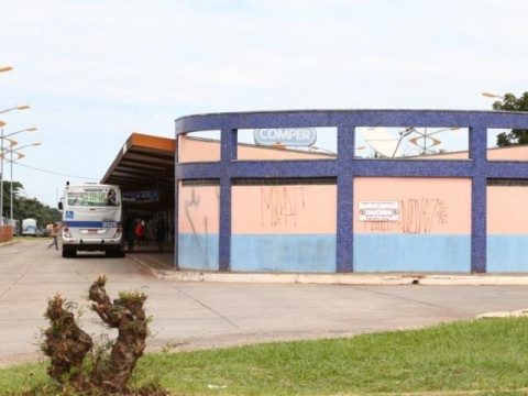 Auxiliar de padeiro é preso após assediar passageira dentro de ônibus