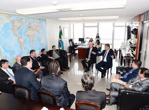 Senador Nelsinho discute com comitivas do MS e Paraná o projeto da Ferrovia Ferro Guarani