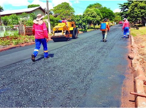Prefeitos Léo e Patrícia investem em infraestrutura e saúde