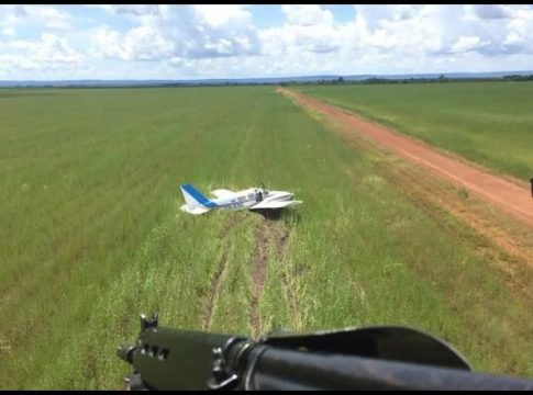 PF apreende avião carregado de cocaína entre MS e MT