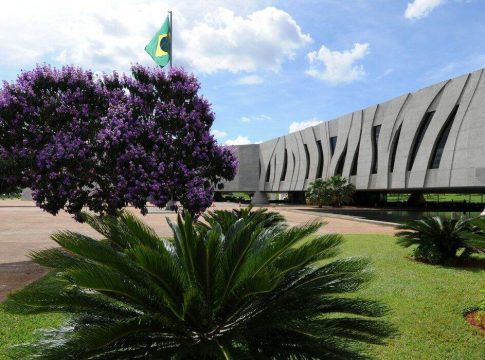 STJ concede regime domiciliar a todos os presos por pensão alimentícia