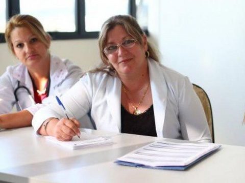 Inscrições de médicos para combater coronavírus começam segunda-feira