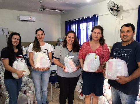 Prefeita Patrícia entrega 500 kits de merenda escolar a alunos do Bolsa Família