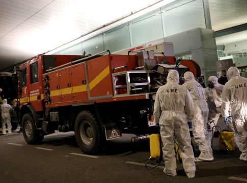 Ao menos 12% dos 28,5 mil infectados por coronavírus na Espanha são profissionais da saúde