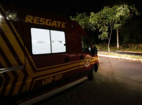 Idosa é atacada por cadela pit bull na casa da amiga no Coophatrabalho