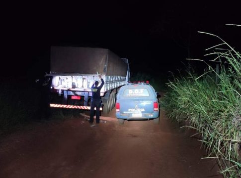 Motorista dorme na estrada e DOF apreende 40 mil pacotes de cigarro