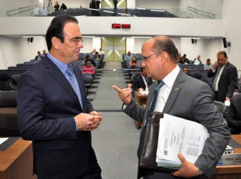 Deputados dizem que só as reformas não resolvem crise na economia
