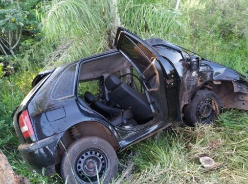 Condutor de 22 anos invade pista contrária e morre ao acertar carreta na BR-376