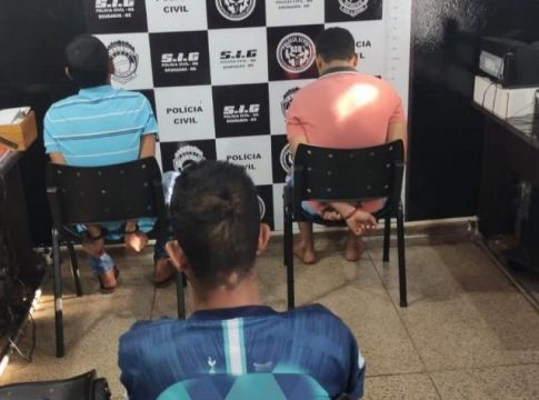 Operação com 50 policiais investiga 2 assassinatos em guerra de facções