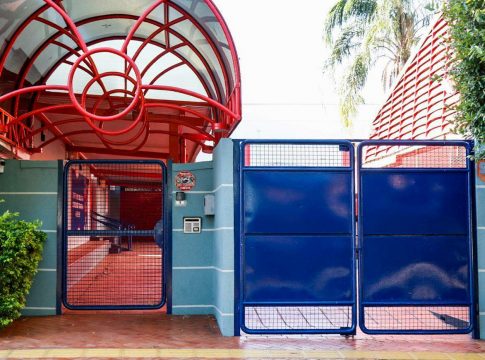 Escolas têm prazo até às 18h para decidir sobre redução de mensalidade