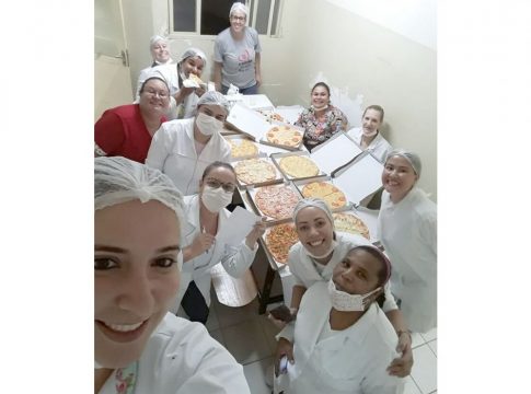 Em Campo Grande, plantonistas recebem pizzas como agradecimento pela dedicação durante pandemia