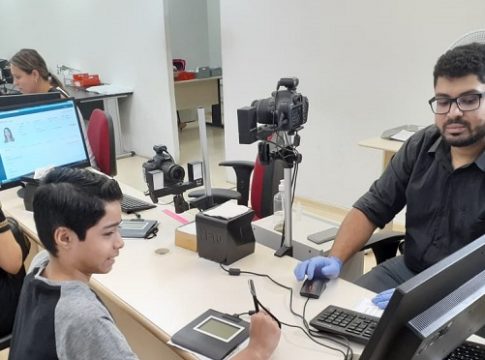 Emissão da carteira de identidade volta em shoppings, mas somente para quem teve atendimento cancelado ou casos emergenciais