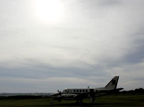Sexta de céu parcialmente nublado e máxima de 33°C em MS